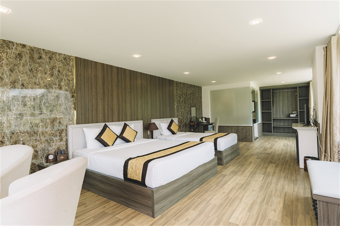 Triple Room